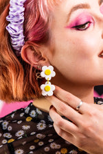 Load image into Gallery viewer, White Duo Daisy Earrings
